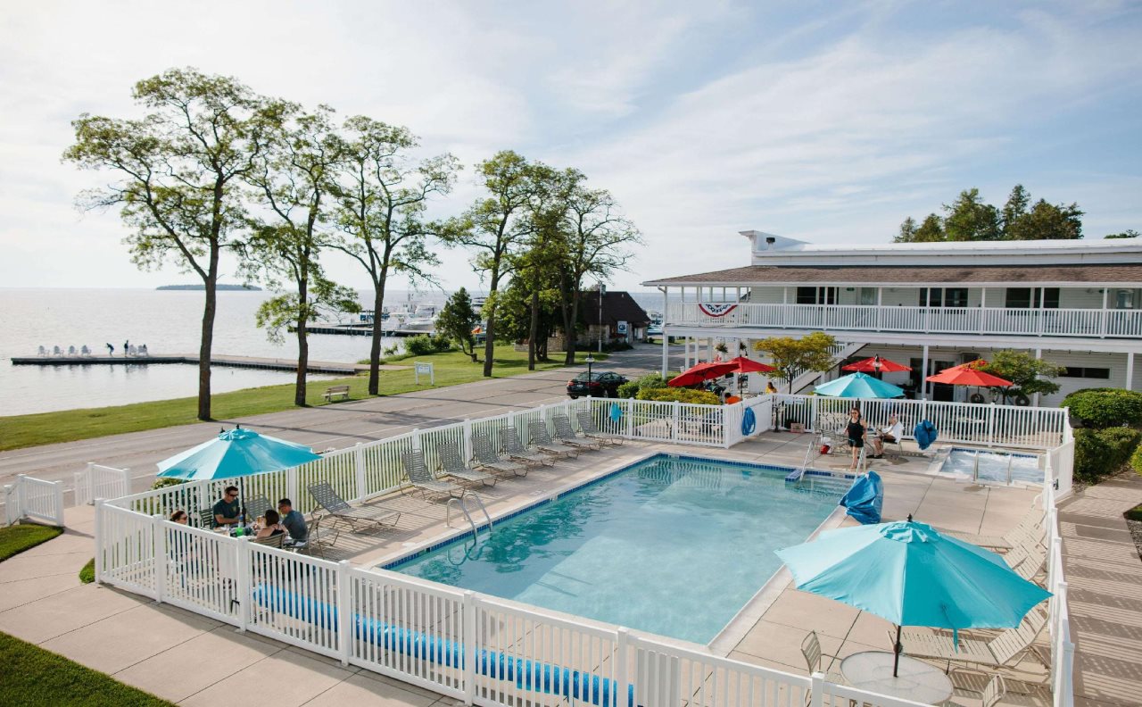 Urban Lodge Hotel 12