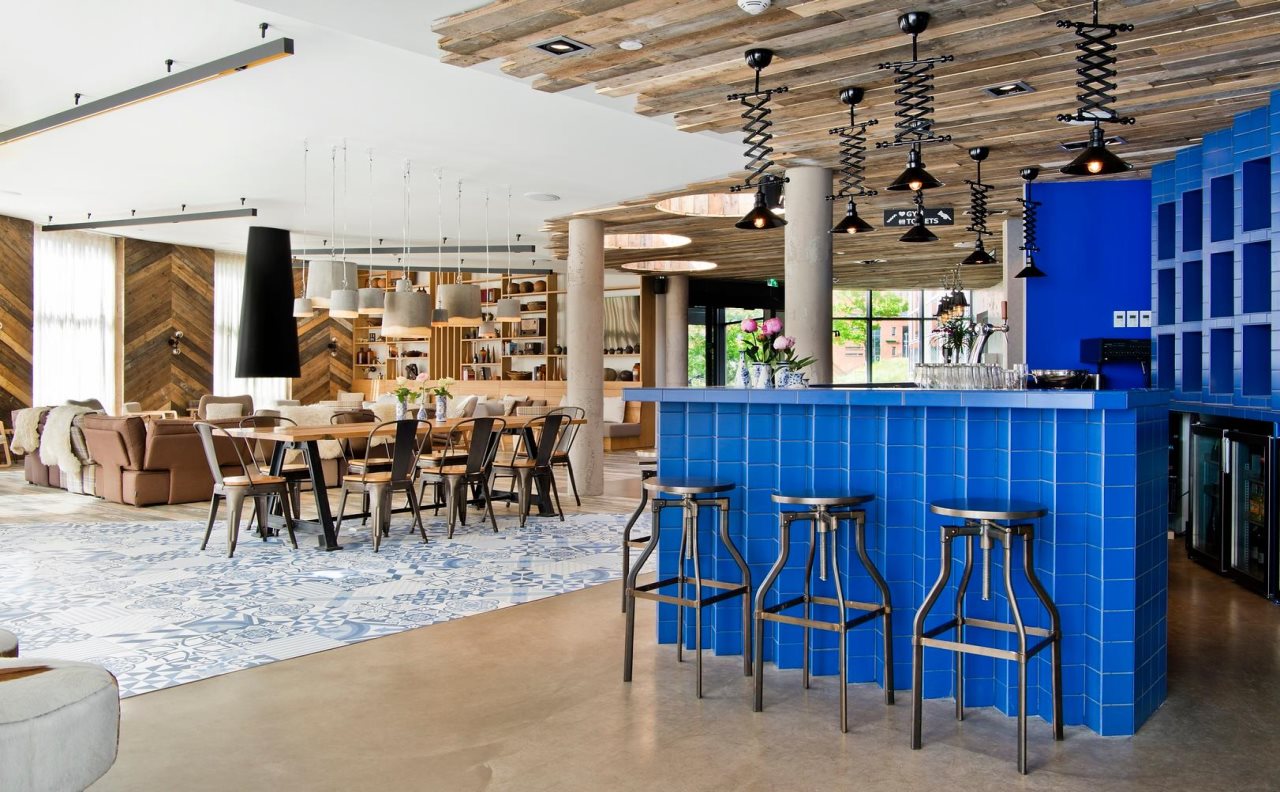 Urban Lodge Hotel 19