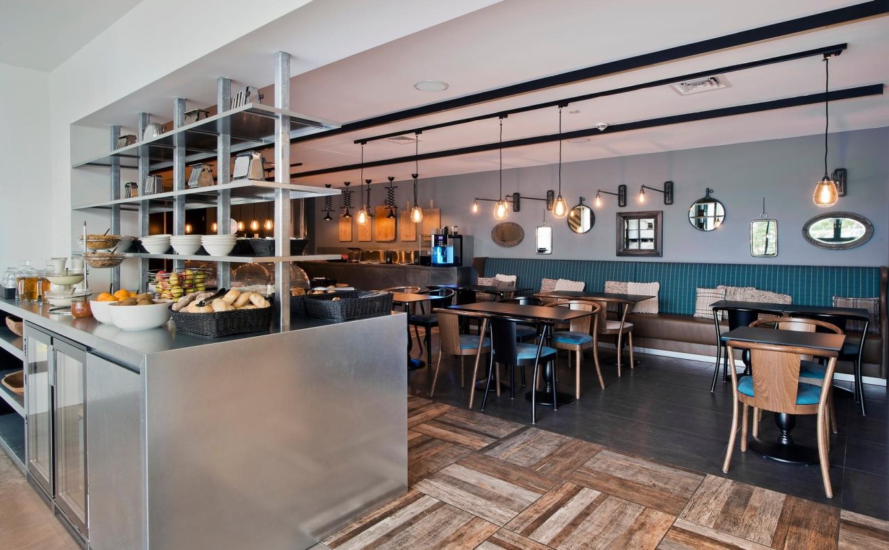 Urban Lodge Hotel 4
