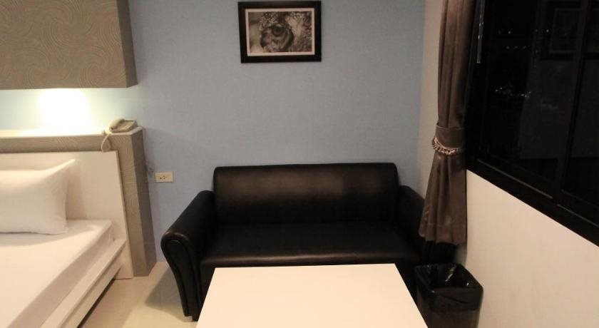 Eazy Motel B.a.n.g.N.a 11
