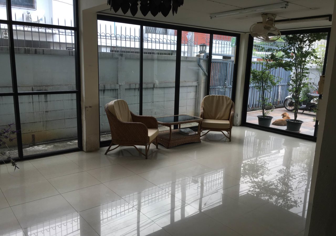 Greenview Ekkamai10 10