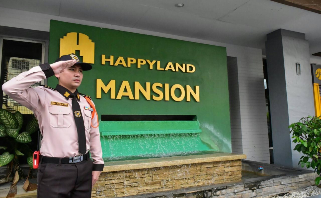 Happyland Mansion 11
