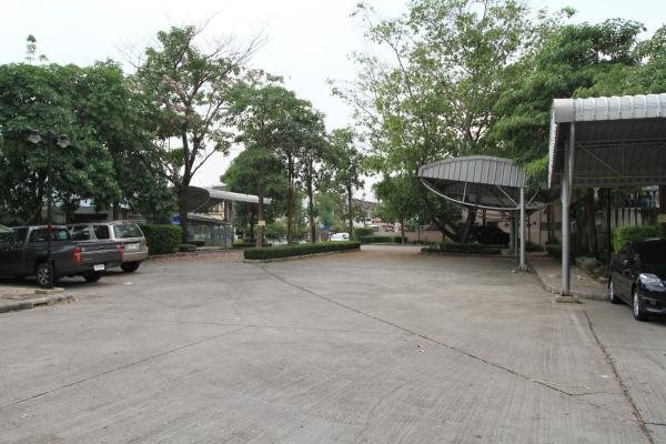 Happyland Mansion 14