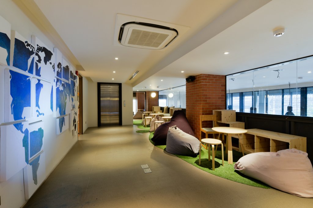 Kokotel Surawong 12
