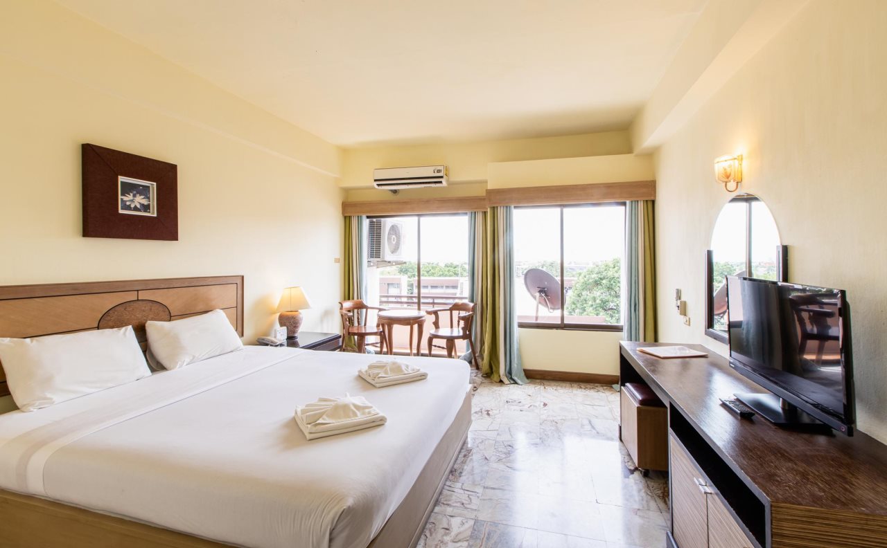 Nonthaburi Palace Hotel 1