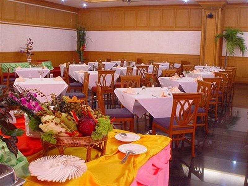 PathumThani Place Hotel 11