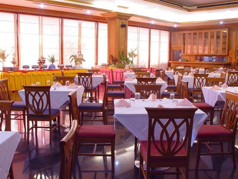 PathumThani Place Hotel 12