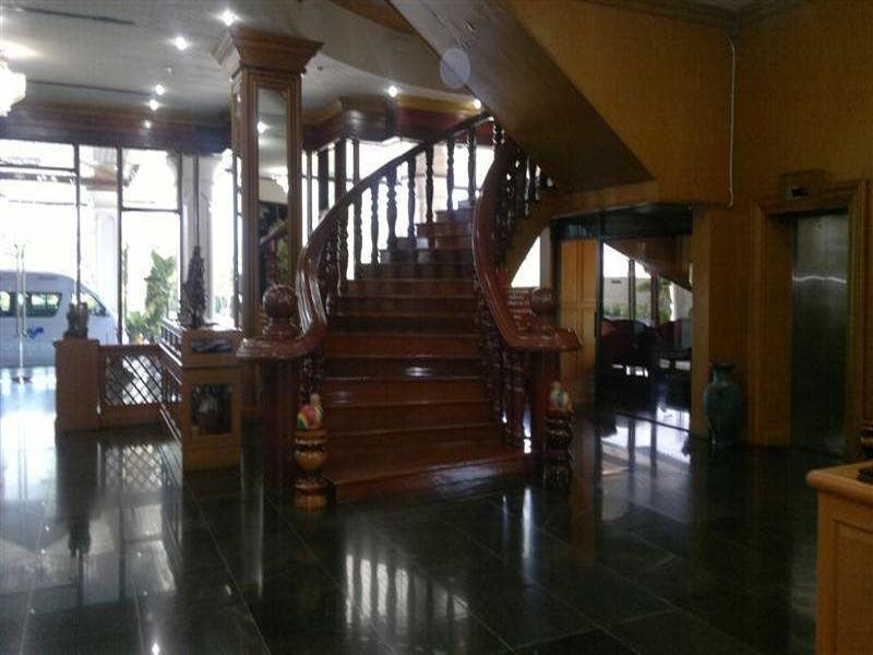 PathumThani Place Hotel 5