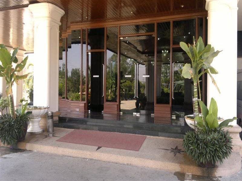 PathumThani Place Hotel 7
