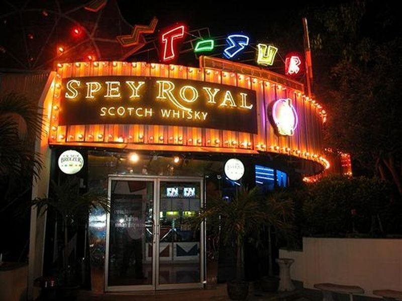 PathumThani Place Hotel 8