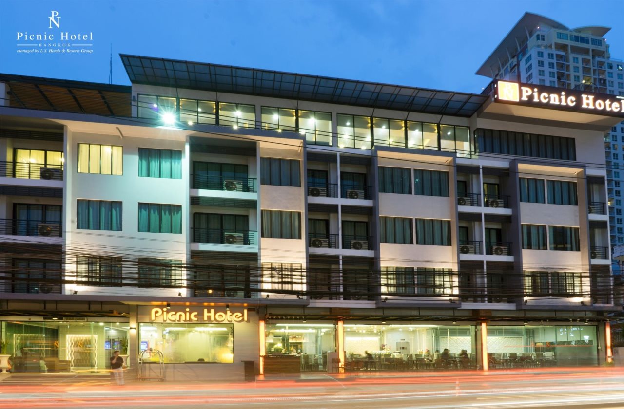Picnic Hotel Bangkok 1