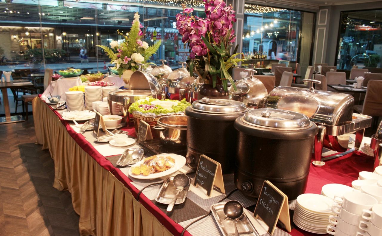Picnic Hotel Bangkok 13