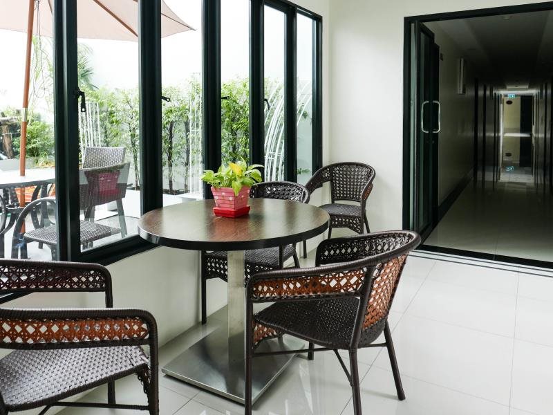 Picnic Hotel Bangkok 8