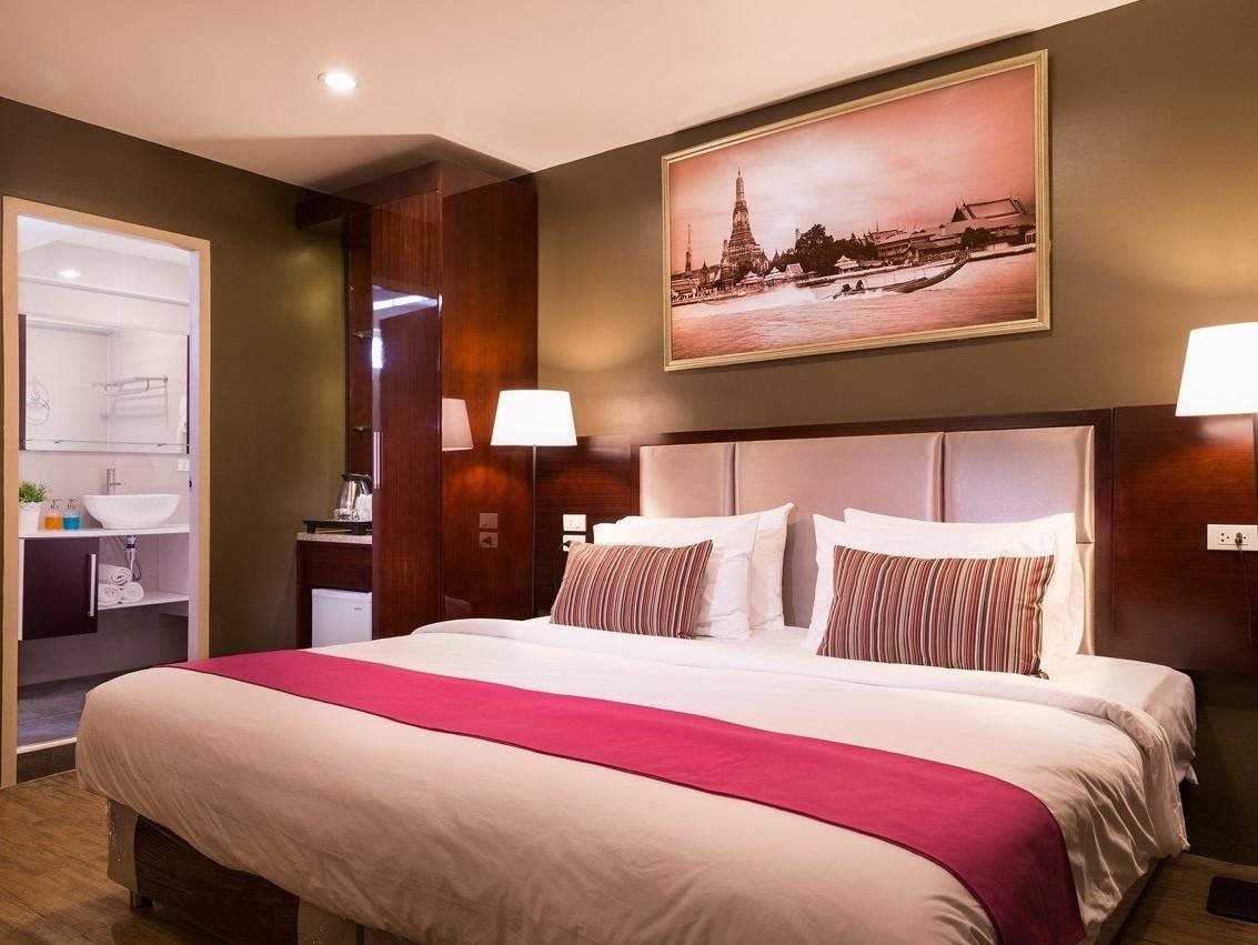 Ratchada Point Hotel 1