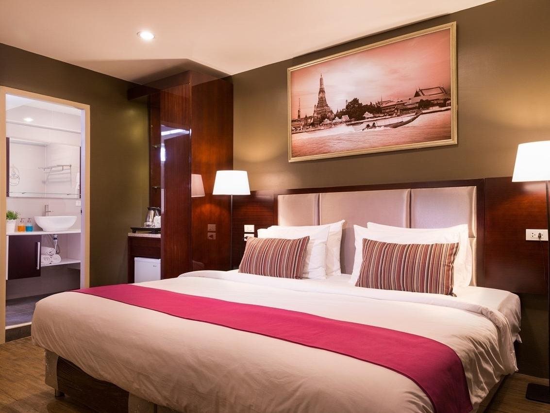 Ratchada Point Hotel 2