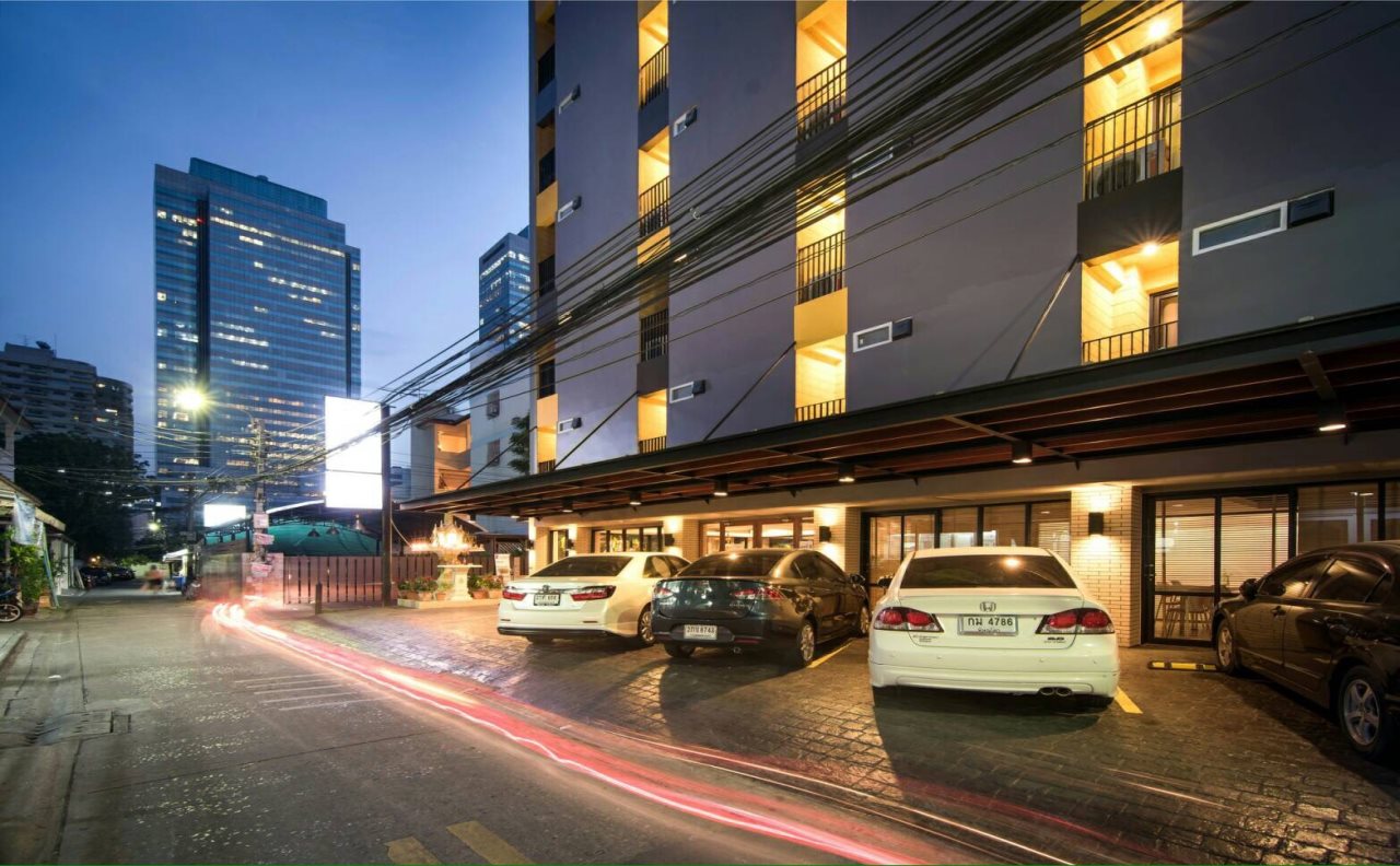 Ratchada Point Hotel 3
