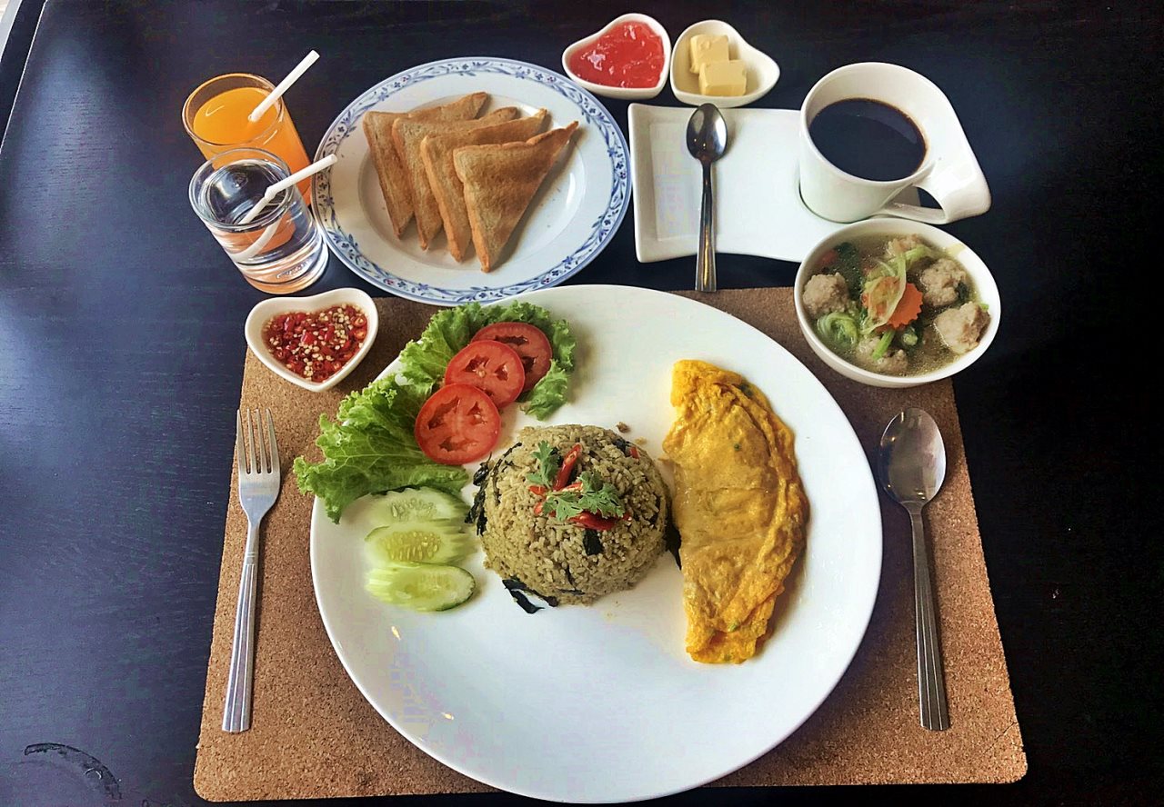 Ratchada Point Hotel 5