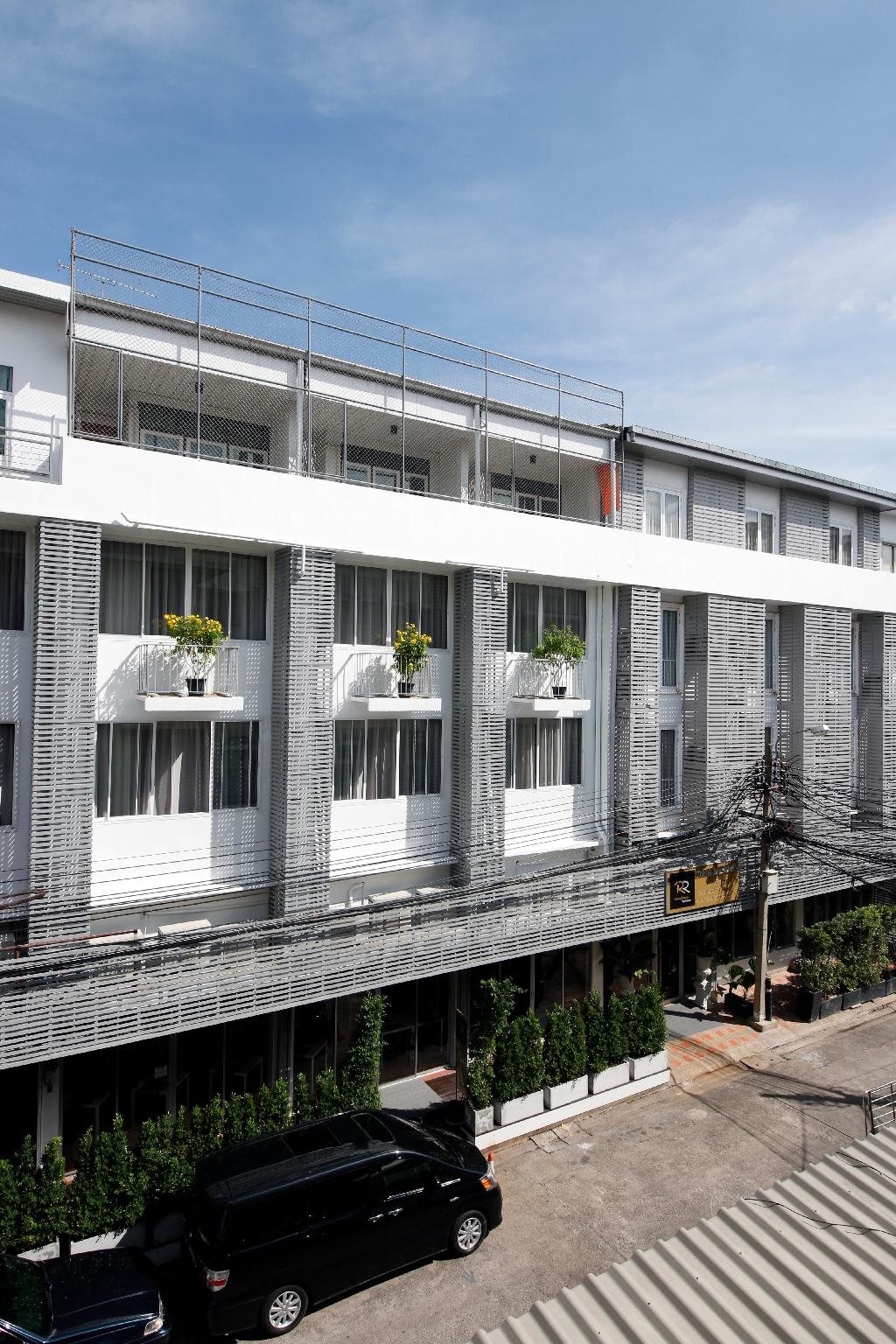 Ratchadamnoen Residence 5