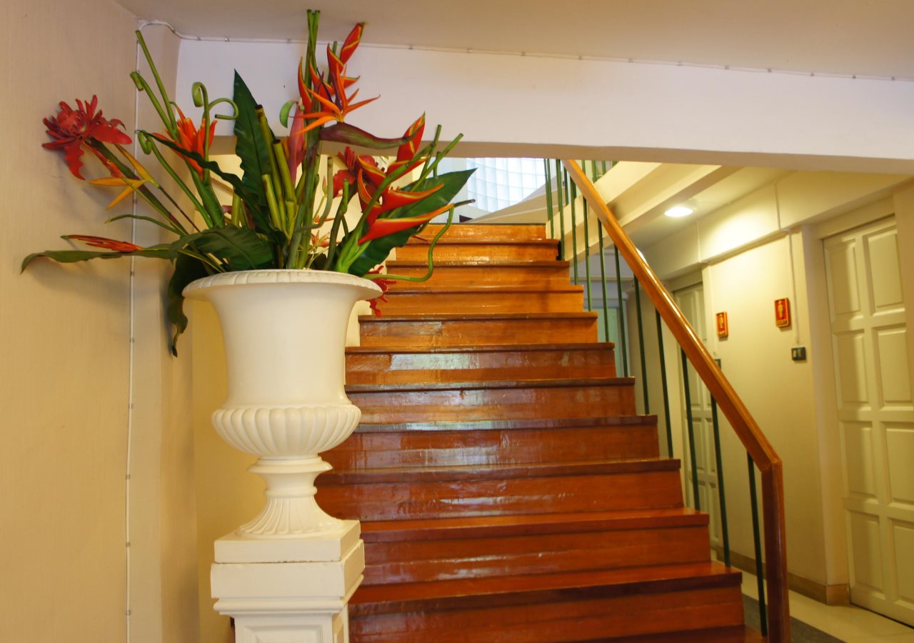 Ratchadamnoen Residence 8