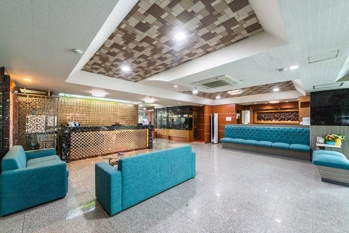L-Seven Hotel 4