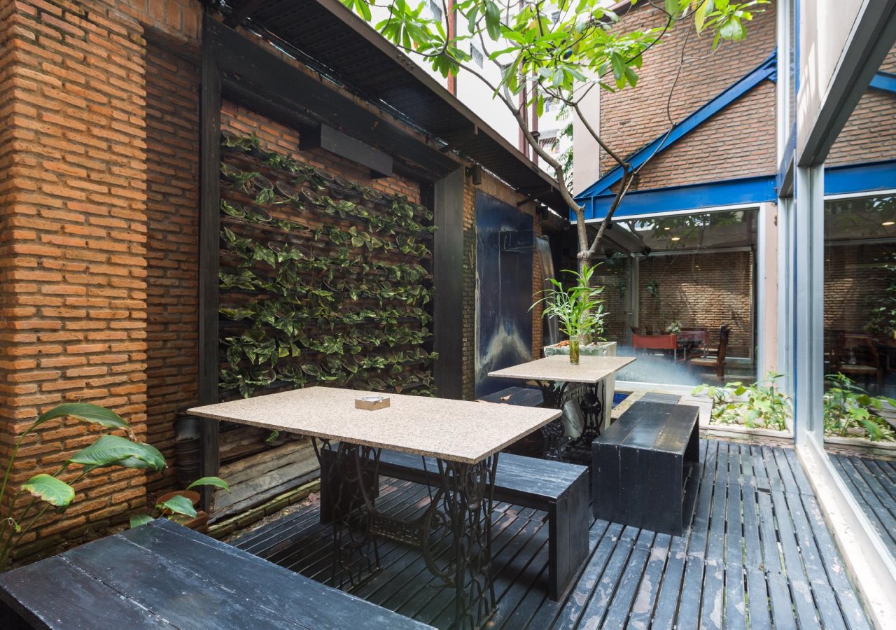 Silom Convent Garden 13