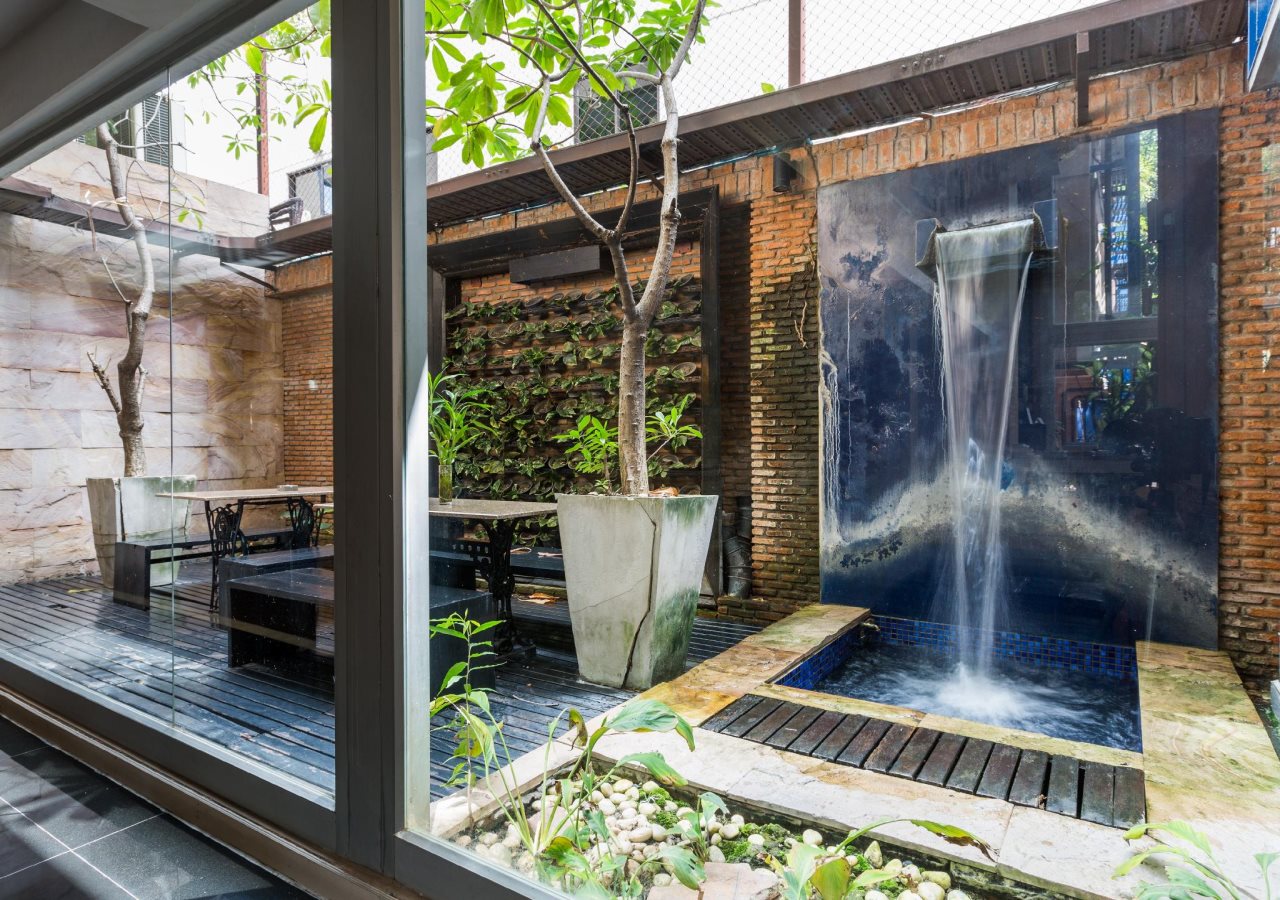 Silom Convent Garden 19
