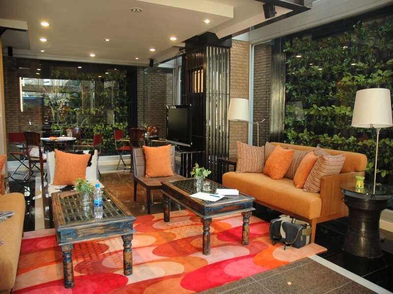 Silom Convent Garden 7
