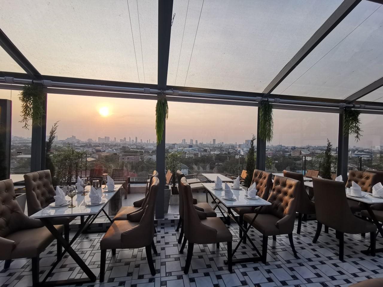 Sky Dome Resotel 16