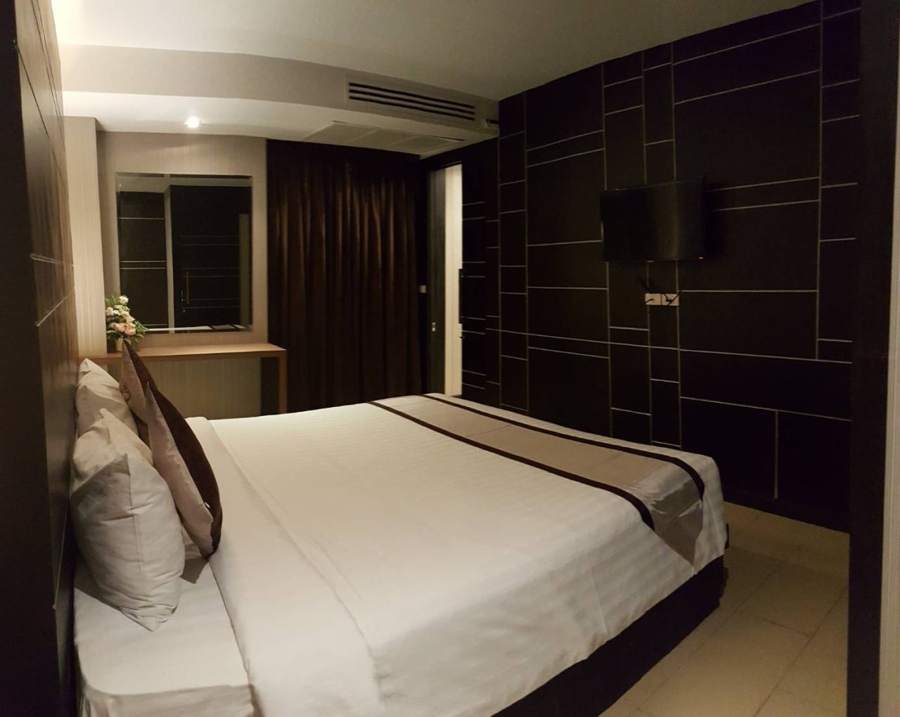 Sky Dome Resotel 8