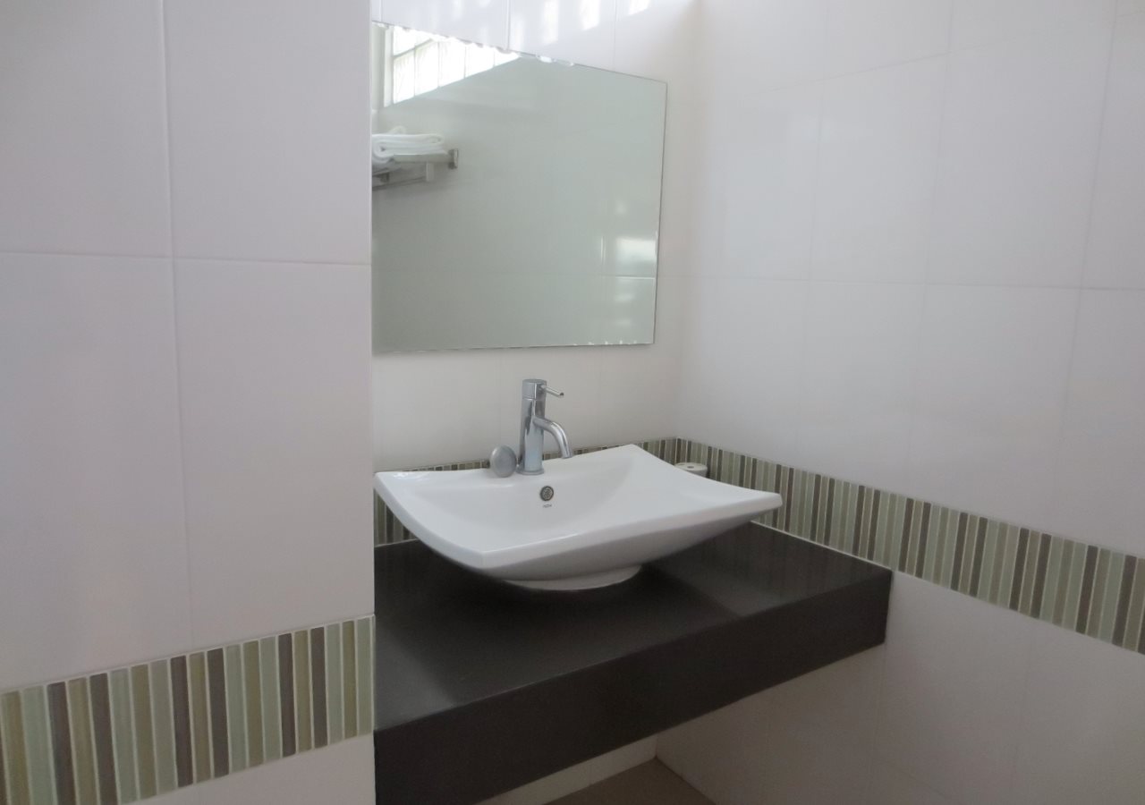 Sky Place Srinakarin 18