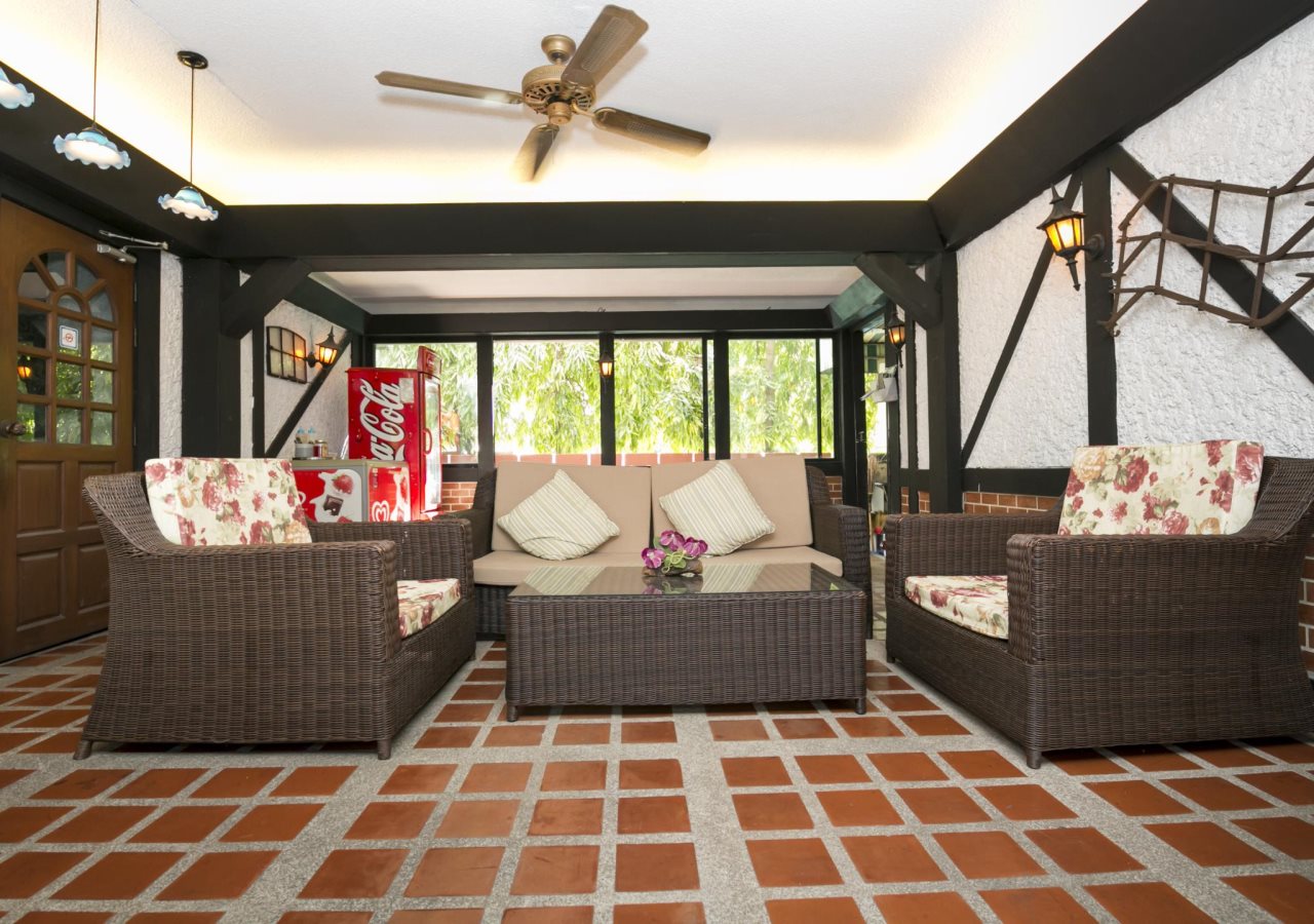 Stable Lodge Hotel 24
