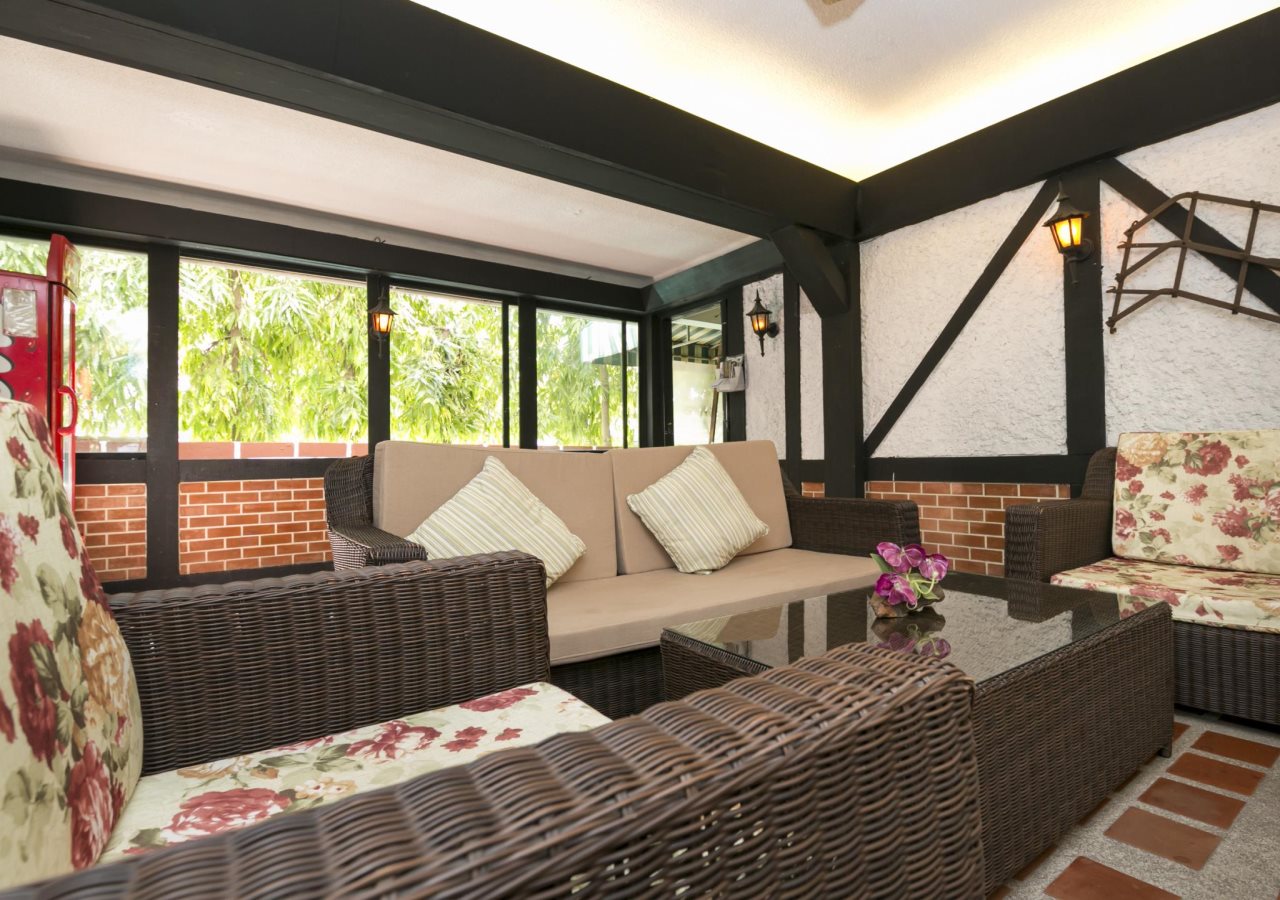 Stable Lodge Hotel 3