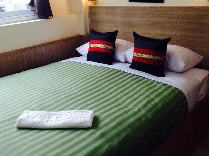 Sukhumvit 20 Guest House 24