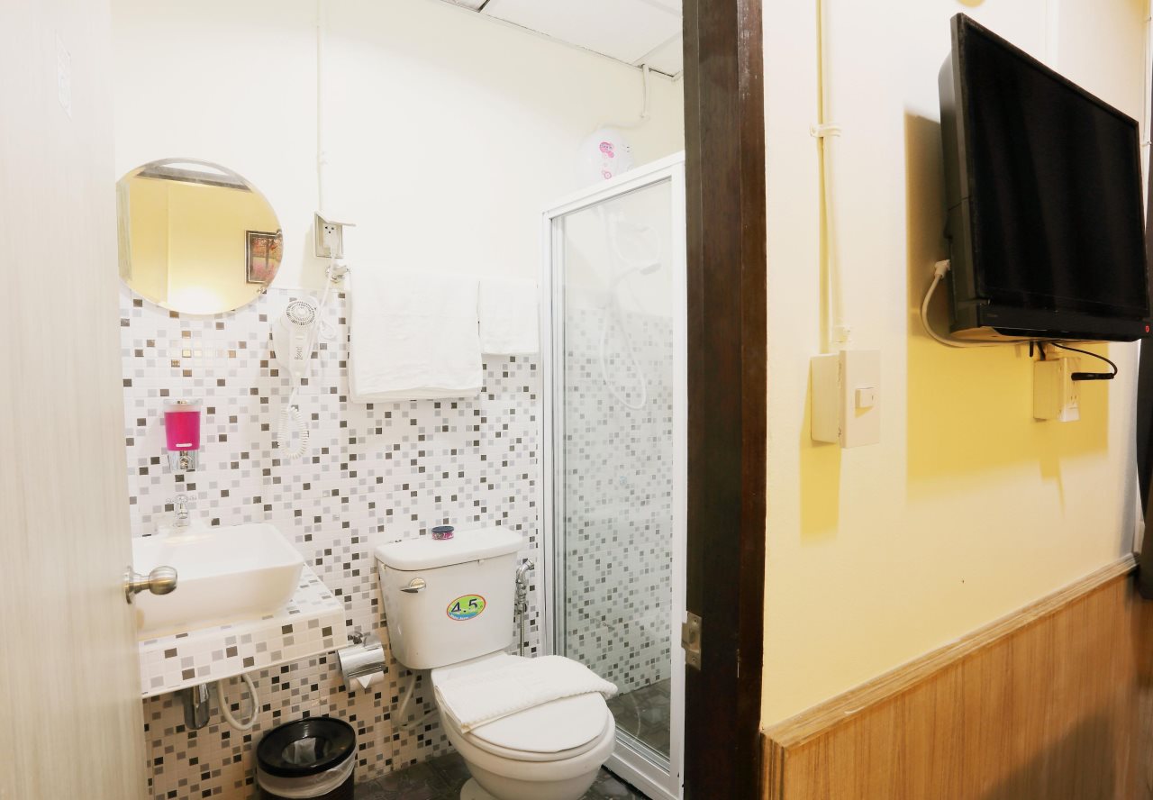 Sukhumvit 20 Guest House 6