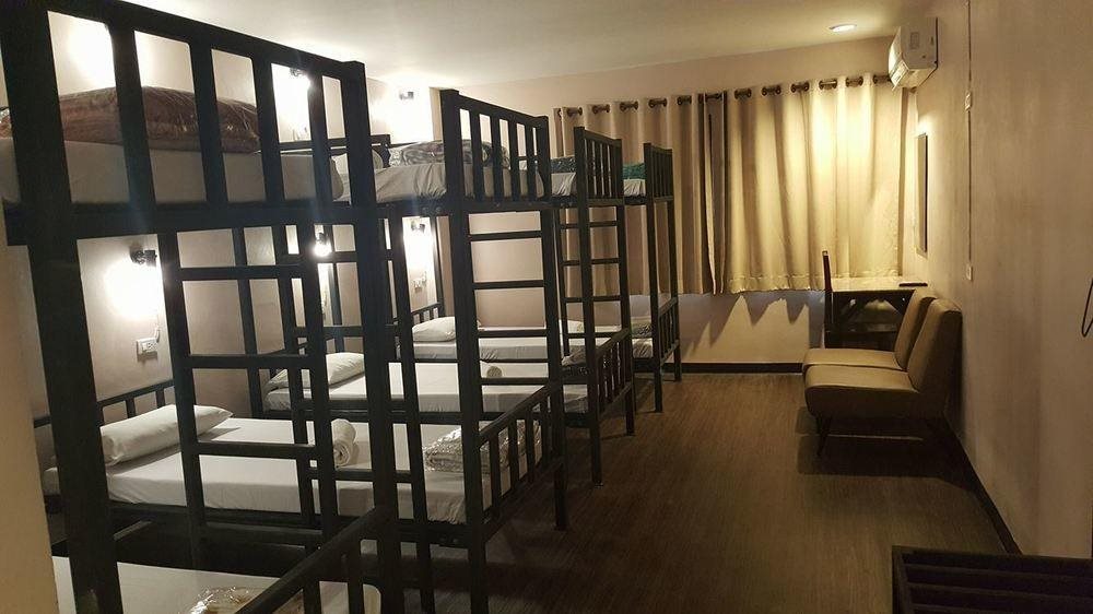 Suksawad Hotel 1