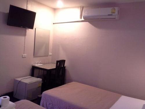 Suksawad Hotel 8