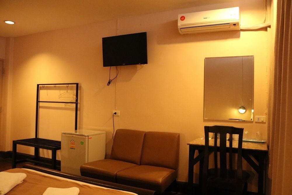 Suksawad Hotel 10
