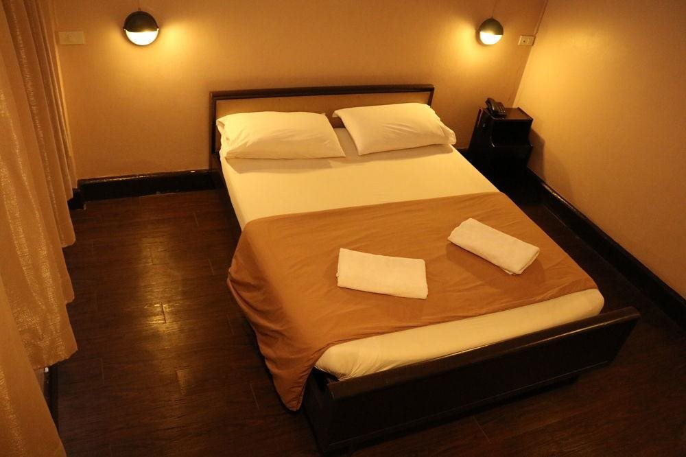 Suksawad Hotel 13