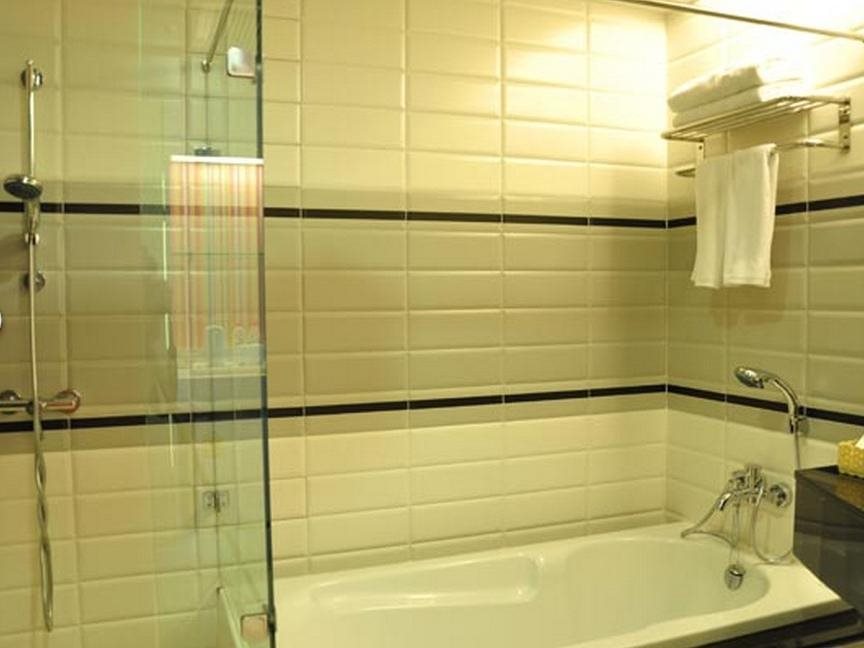 Thamrongin Hotel 7