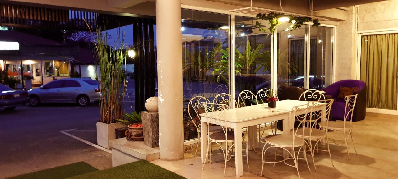 The Canal Hotel 5