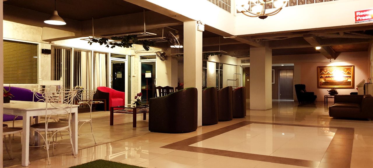 The Canal Hotel 8
