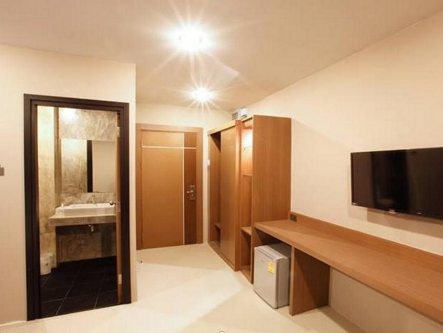 The Plubpla Serviced Apartment 18