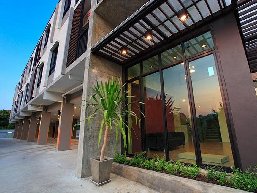 The Plubpla Serviced Apartment 7