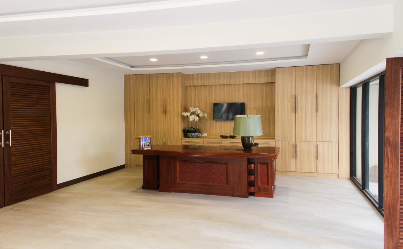 The Riche Boutique 6