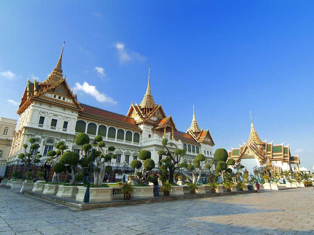 Siri Oriental Bangkok Hotel 15