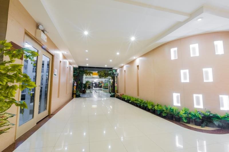 Three Seasons Place Hotel 8