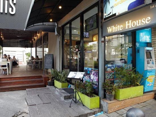 White House Asoke Sukhumvit 18 1