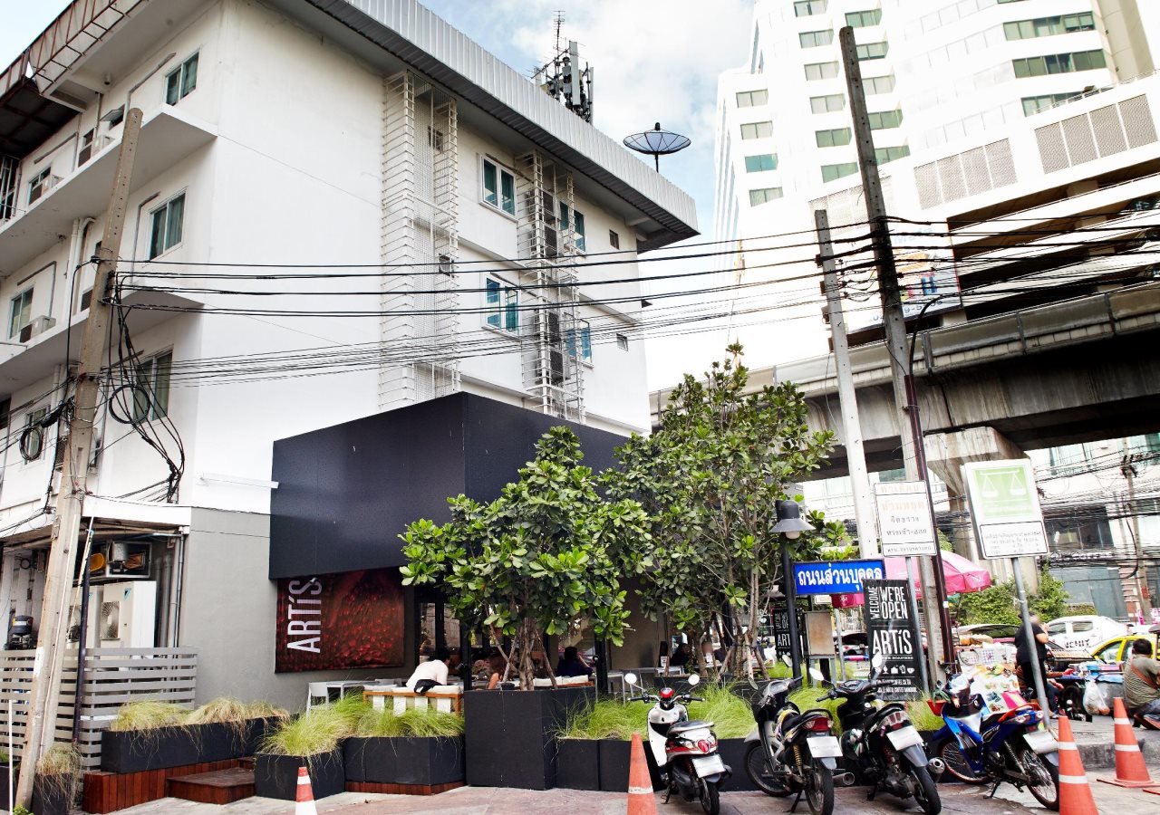White House Asoke Sukhumvit 18 10