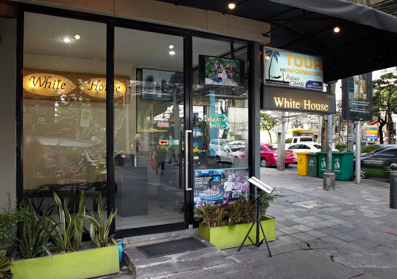 White House Asoke Sukhumvit 18 16
