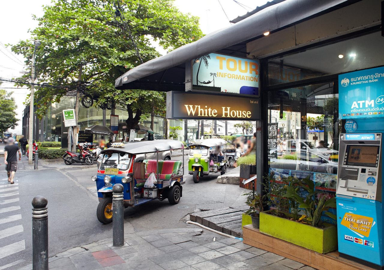 White House Asoke Sukhumvit 18 21